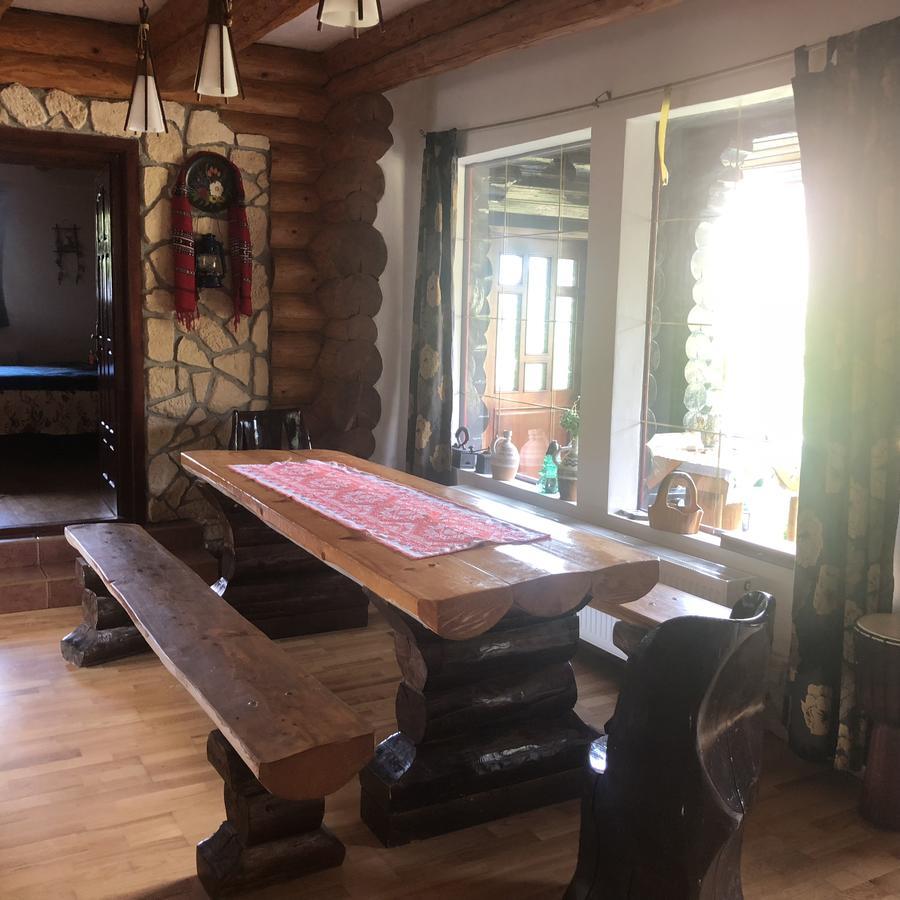 Вілла Hot Tub Chalet Retreat Брашов Екстер'єр фото