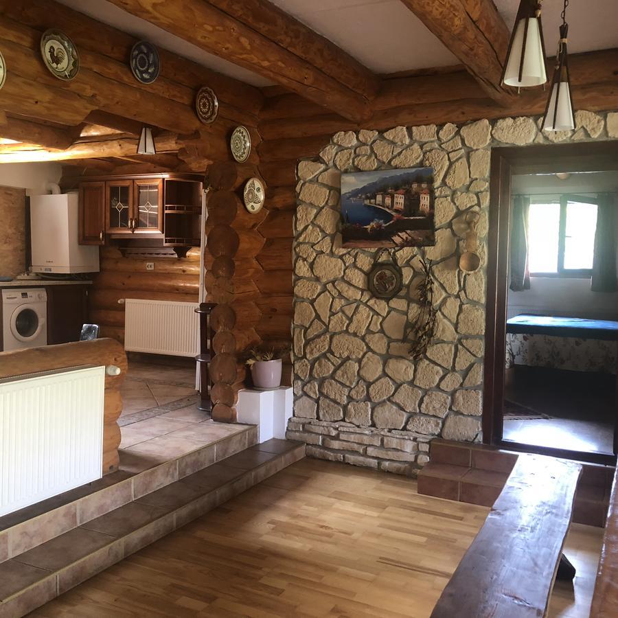 Вілла Hot Tub Chalet Retreat Брашов Екстер'єр фото