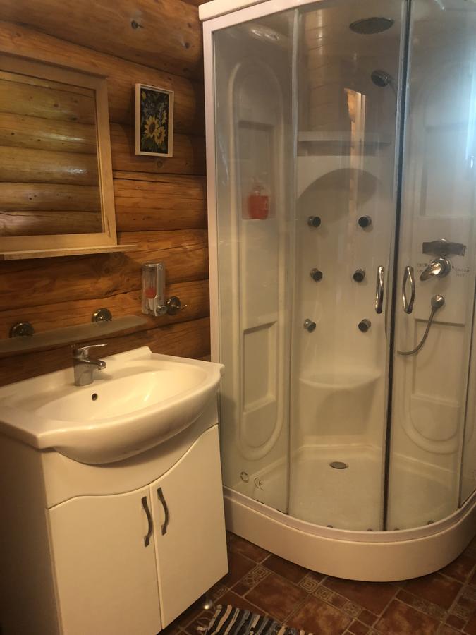 Вілла Hot Tub Chalet Retreat Брашов Екстер'єр фото