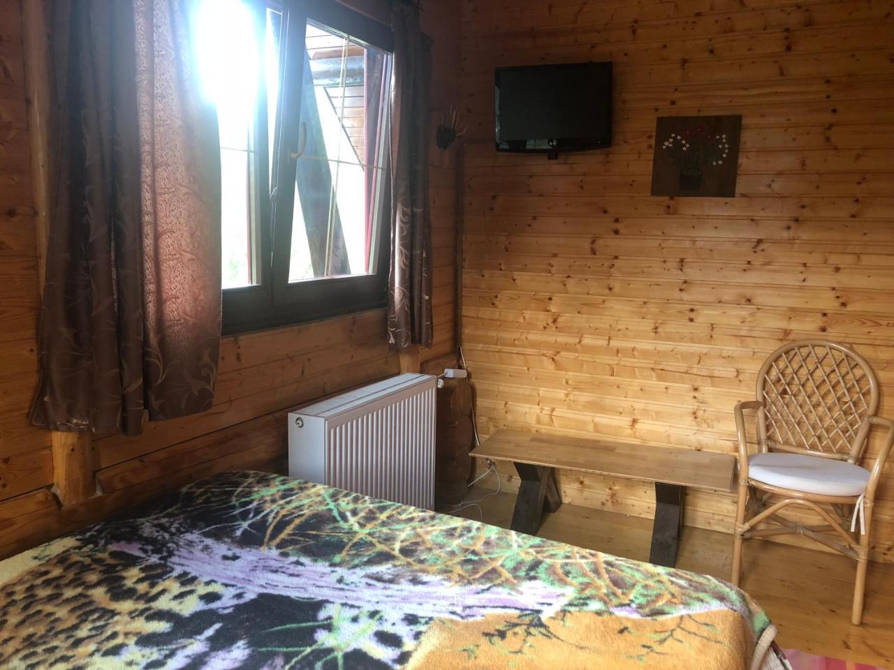 Вілла Hot Tub Chalet Retreat Брашов Екстер'єр фото