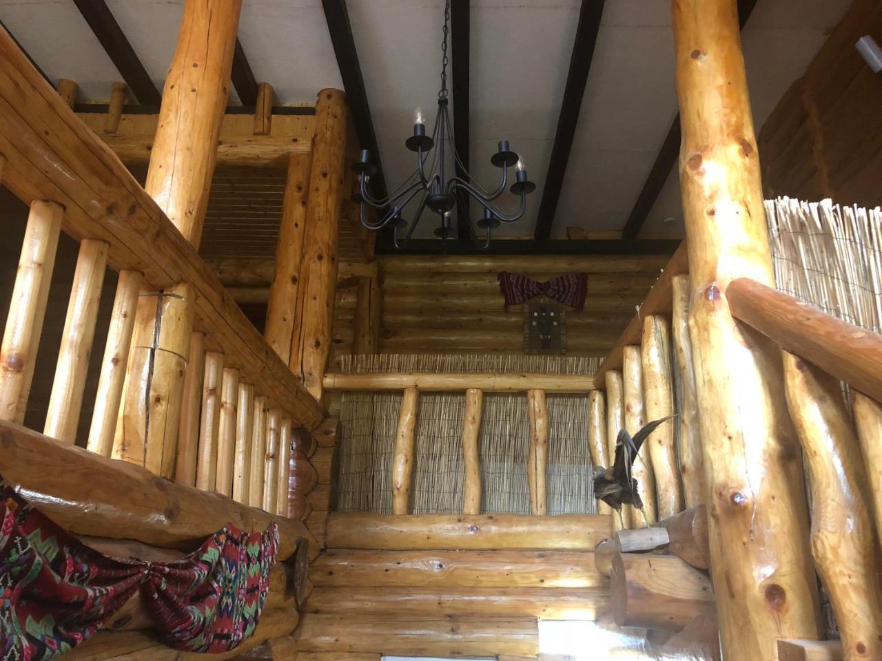 Вілла Hot Tub Chalet Retreat Брашов Екстер'єр фото