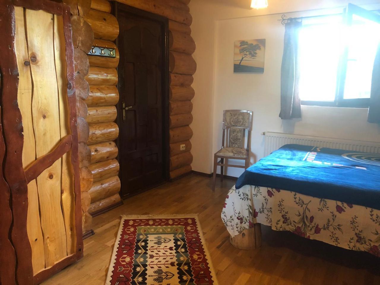 Вілла Hot Tub Chalet Retreat Брашов Екстер'єр фото