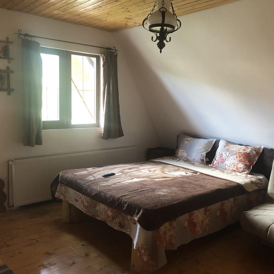 Вілла Hot Tub Chalet Retreat Брашов Екстер'єр фото