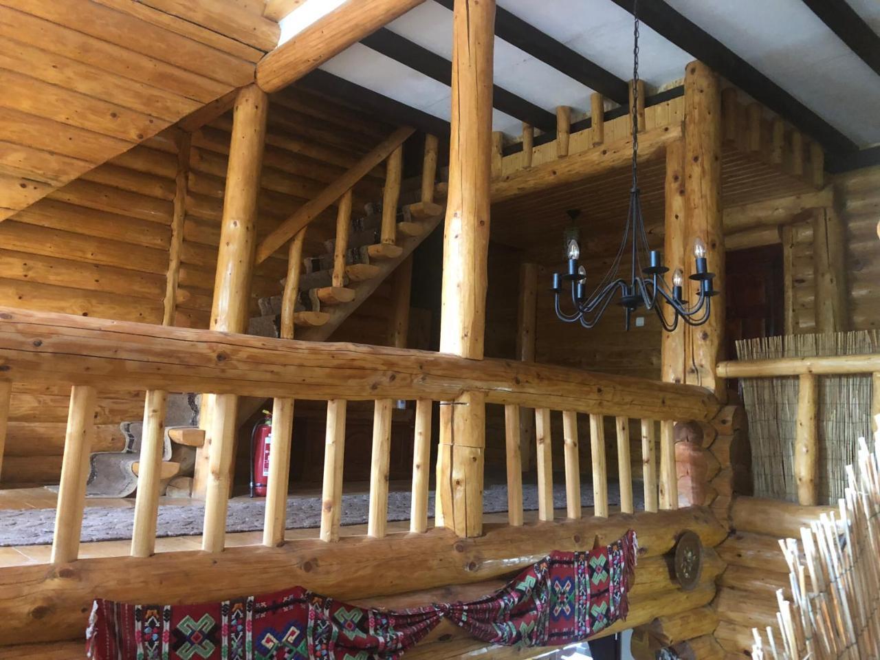 Вілла Hot Tub Chalet Retreat Брашов Екстер'єр фото
