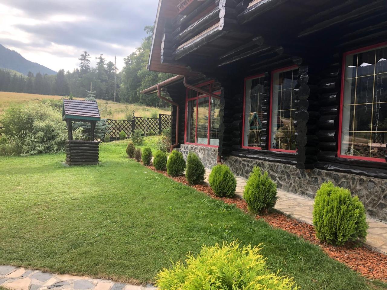 Вілла Hot Tub Chalet Retreat Брашов Екстер'єр фото